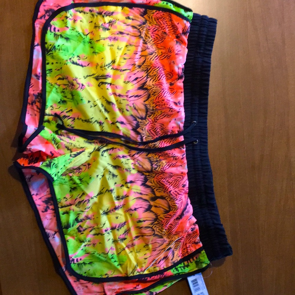 No Boundaries Shorts XL NWT great condition